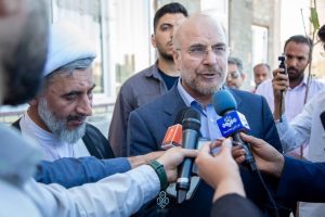 رئیس مجلس در جمع خبرنگاران حاضر در مجتمع